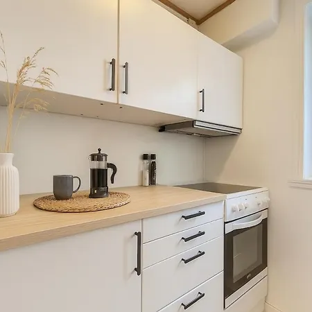 & Quiet By Bryggen - Norwegians Minimum Age 25 * برغن