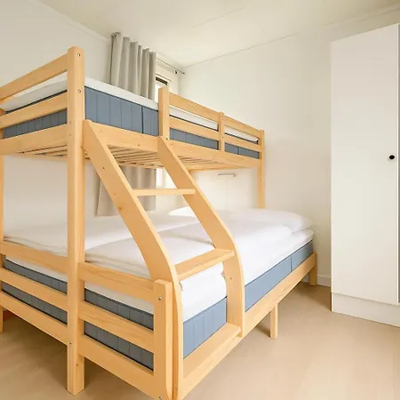 & Quiet By Bryggen - Norwegians Minimum Age 25 * برغن